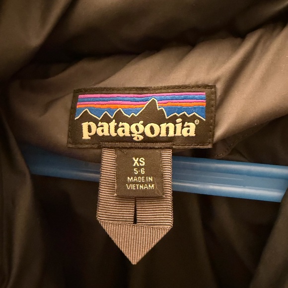 Patagonia Charcoal Long Puffer Jacket, Kids' Down Sweater Parka - Picture 4 of 5